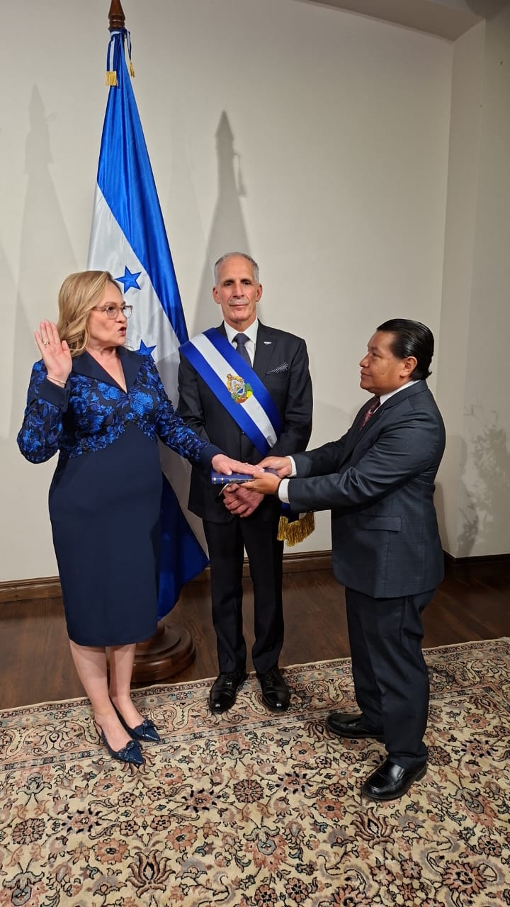 Juramentación de Sulmy Ortez