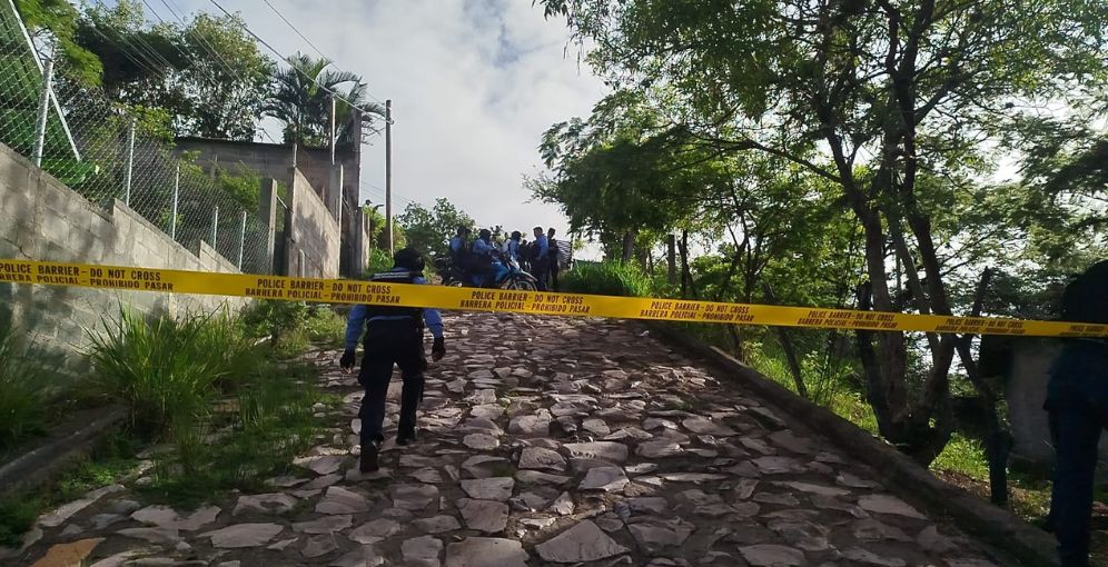 Encuentran a mujer asesinada y atada de manos en colonia Los Pinos