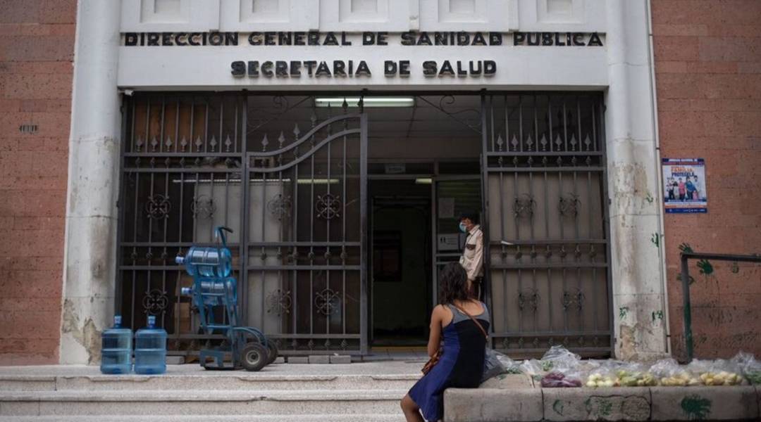 Salud descarta vínculo entre vacunas y fallecimiento de tres menores